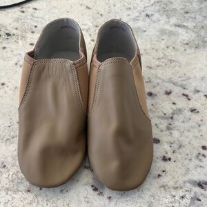 Tan Leather Slip-On jazz shoes